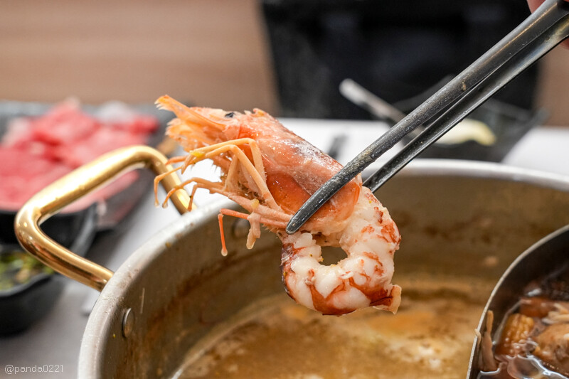 台北｜極鶴和牛鍋物(旗艦店)．1580元起日本A5和牛吃到飽，現點現切，近百種食材任吃！