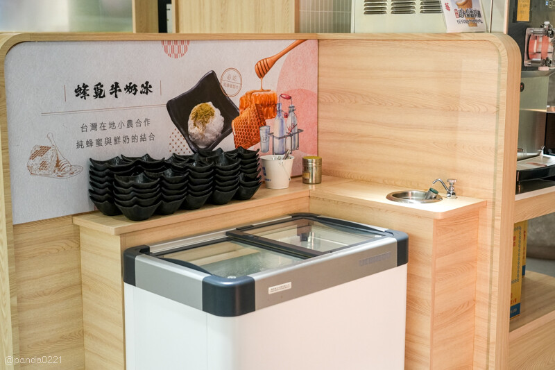 台北｜極鶴和牛鍋物(旗艦店)．1580元起日本A5和牛吃到飽，現點現切，近百種食材任吃！