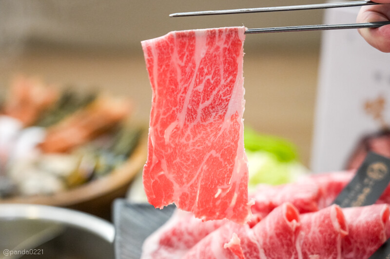 台北｜極鶴和牛鍋物(旗艦店)．1580元起日本A5和牛吃到飽，現點現切，近百種食材任吃！