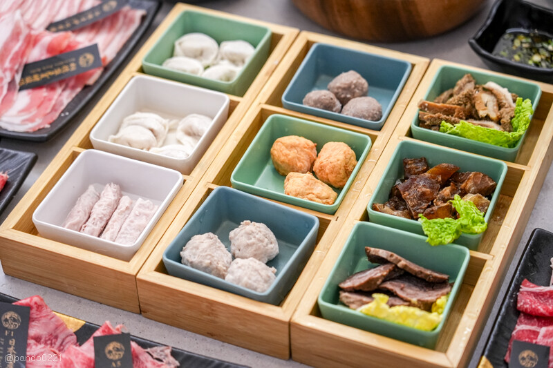 台北｜極鶴和牛鍋物(旗艦店)．1580元起日本A5和牛吃到飽，現點現切，近百種食材任吃！