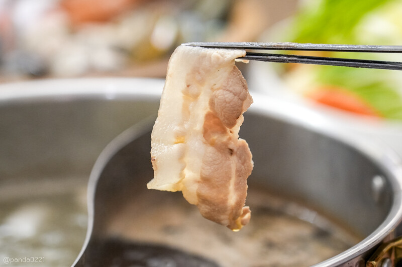 台北｜極鶴和牛鍋物(旗艦店)．1580元起日本A5和牛吃到飽，現點現切，近百種食材任吃！