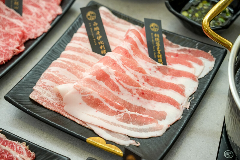 台北｜極鶴和牛鍋物(旗艦店)．1580元起日本A5和牛吃到飽，現點現切，近百種食材任吃！