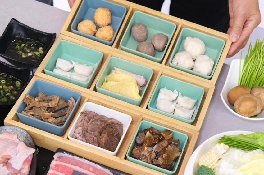 極鶴和牛鍋物｜台北最狂A5和牛海鮮吃到飽，還有專人桌邊剝蝦給你吃! - 肉依小姐吃什麼