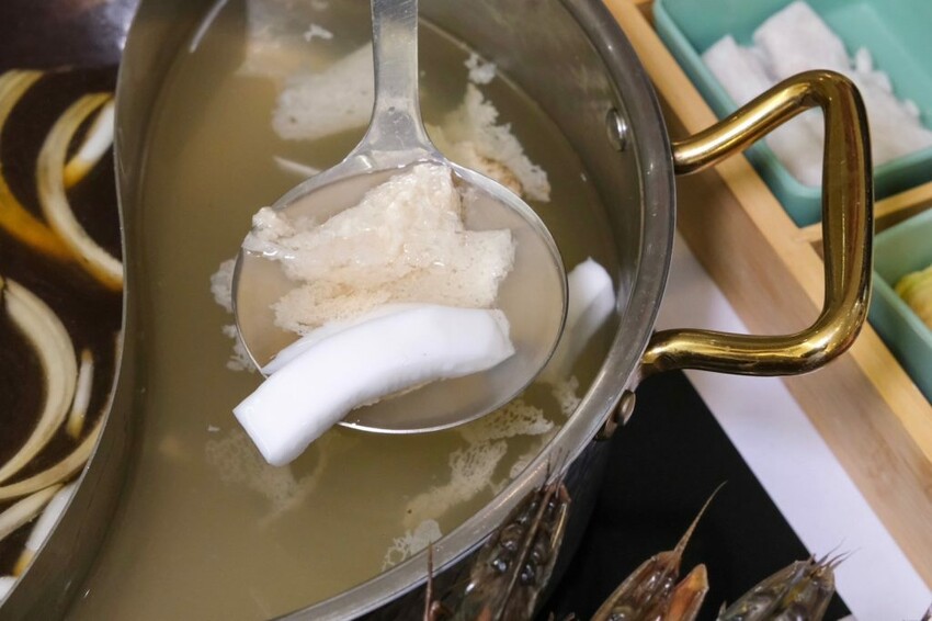 極鶴和牛鍋物｜台北最狂A5和牛海鮮吃到飽，還有專人桌邊剝蝦給你吃! - 肉依小姐吃什麼