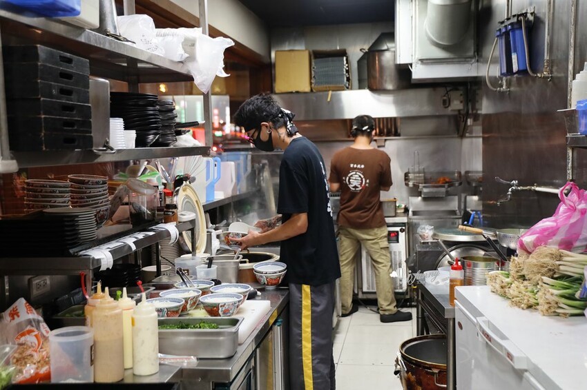 台南市北區宮本武丼 | 直火肉山制丼所 台南西門所 滿滿肉山超吸睛