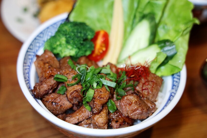 台南市北區宮本武丼 | 直火肉山制丼所 台南西門所 滿滿肉山超吸睛