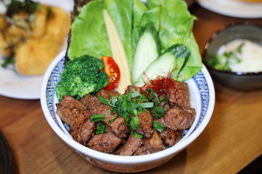 台南市北區宮本武丼 | 直火肉山制丼所 台南西門所 滿滿肉山超吸睛