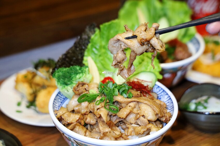 台南市北區宮本武丼 | 直火肉山制丼所 台南西門所 滿滿肉山超吸睛