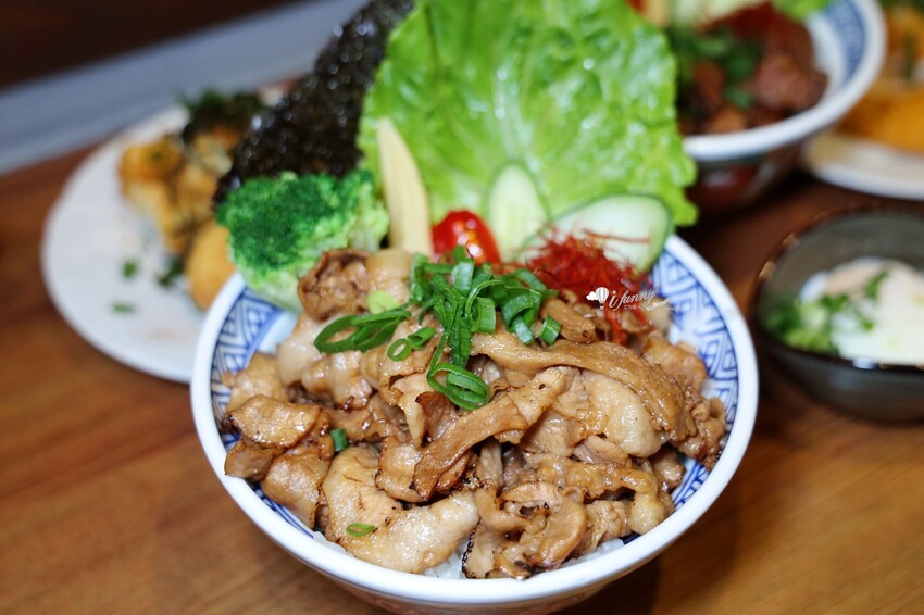 台南市北區宮本武丼 | 直火肉山制丼所 台南西門所 滿滿肉山超吸睛