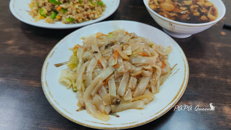 台中市太平區青椒素牛肉炒飯、首烏湯 ｜大里素食-何家健康素食