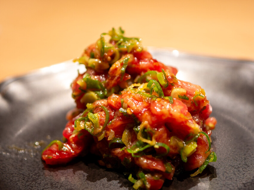 台中頂級燒肉必吃！「和牛Emperor」神戶牛認證頂級食材，奢華饗宴輕鬆享受。