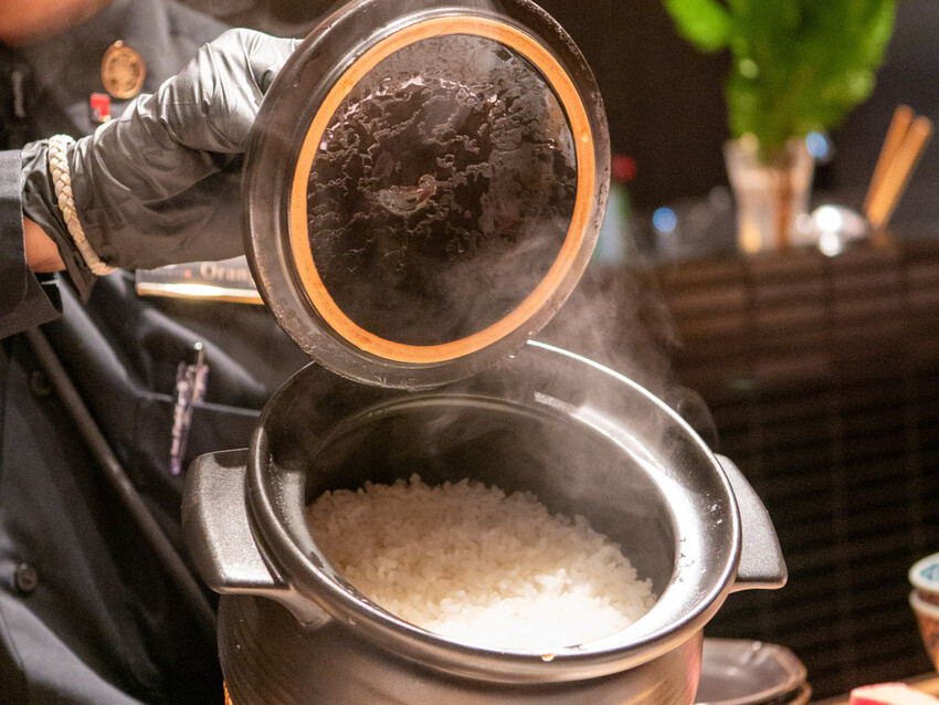 台中頂級燒肉必吃！「和牛Emperor」神戶牛認證頂級食材，奢華饗宴輕鬆享受。