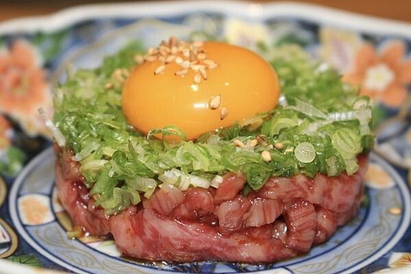 台中燒肉推薦！「和牛EMPEROR」A5和牛套餐，捷運市府站5分鐘就到。