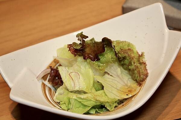 台中燒肉推薦！「和牛EMPEROR」A5和牛套餐，捷運市府站5分鐘就到。