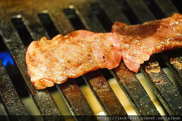 {台中美食}和牛EMPEROR 日式燒肉/絕對是全台最美味的