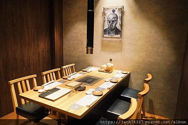 {台中美食}和牛EMPEROR 日式燒肉/絕對是全台最美味的