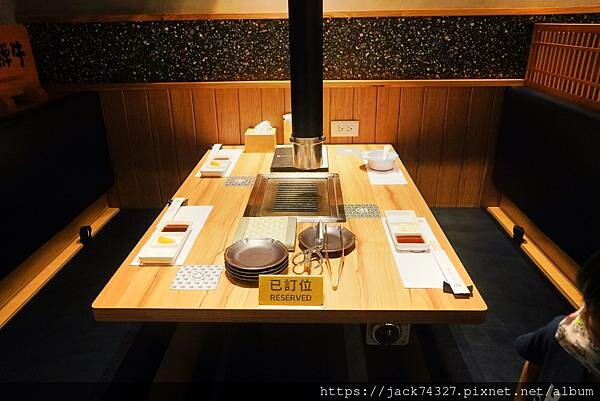 {台中美食}和牛EMPEROR 日式燒肉/絕對是全台最美味的