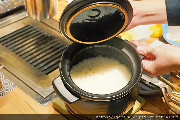 {台中美食}和牛EMPEROR 日式燒肉/絕對是全台最美味的