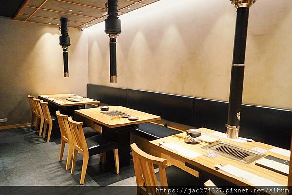 {台中美食}和牛EMPEROR 日式燒肉/絕對是全台最美味的