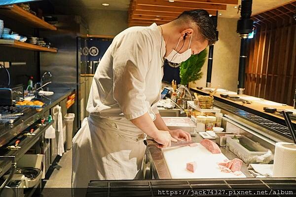 {台中美食}和牛EMPEROR 日式燒肉/絕對是全台最美味的