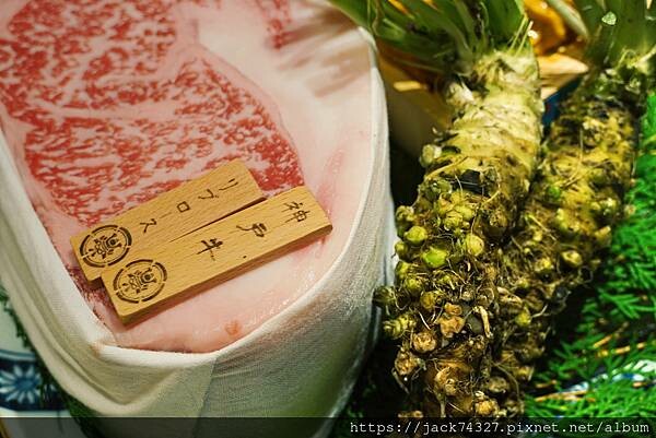 {台中美食}和牛EMPEROR 日式燒肉/絕對是全台最美味的