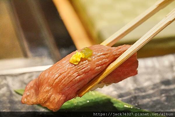 {台中美食}和牛EMPEROR 日式燒肉/絕對是全台最美味的