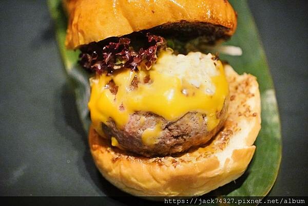 {台中美食}和牛EMPEROR 日式燒肉/絕對是全台最美味的