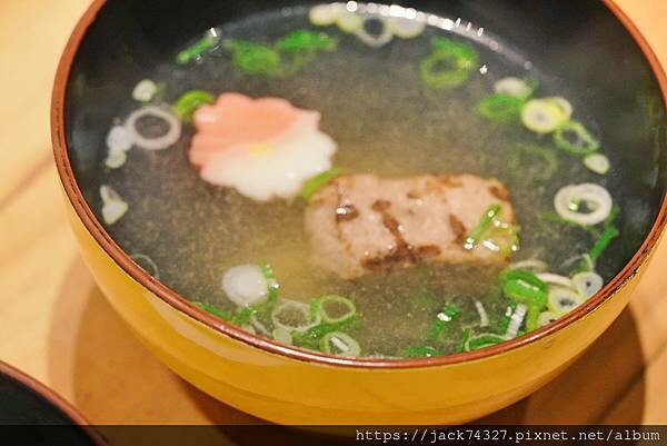 {台中美食}和牛EMPEROR 日式燒肉/絕對是全台最美味的