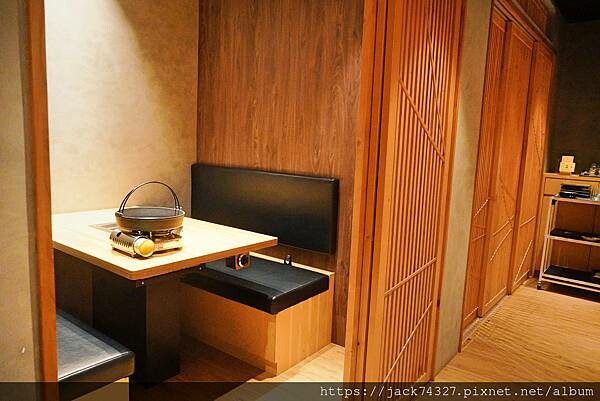 {台中美食}和牛EMPEROR 日式燒肉/絕對是全台最美味的