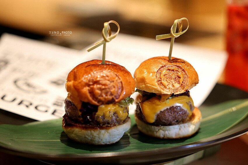 和牛EMPEROR！ ︁台中和牛燒肉首選，頂級A5日本和牛盛宴，日式匠心款待