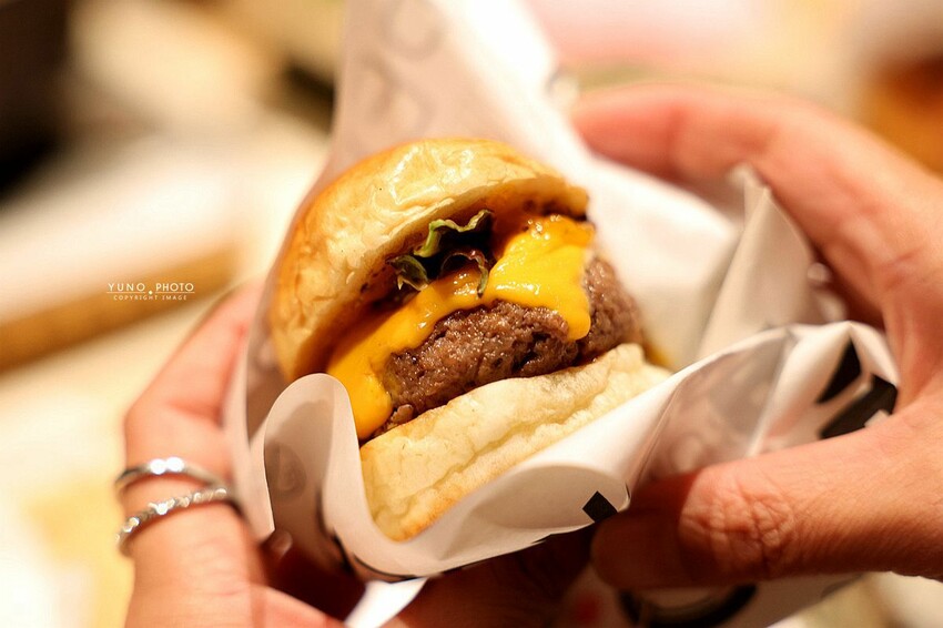 和牛EMPEROR！ ︁台中和牛燒肉首選，頂級A5日本和牛盛宴，日式匠心款待