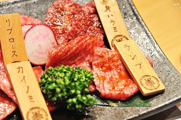 台中和牛燒肉推薦，和牛EMPEROR，日本A5和牛專賣，專人