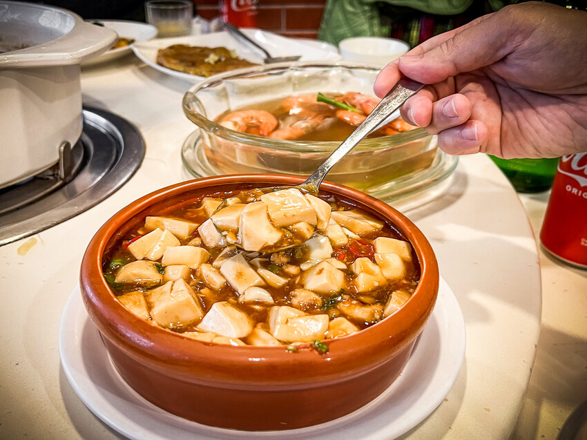 雞家莊本店！台北米其林推薦台菜餐廳，經典三色雞與布丁的美味傳奇