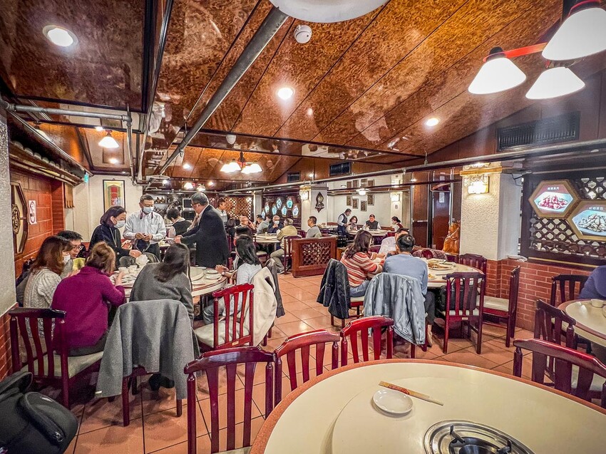 雞家莊本店！台北米其林推薦台菜餐廳，經典三色雞與布丁的美味傳奇