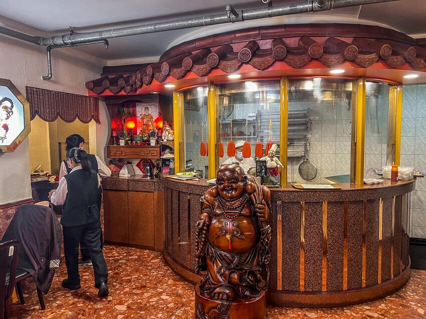 雞家莊本店！台北米其林推薦台菜餐廳，經典三色雞與布丁的美味傳奇