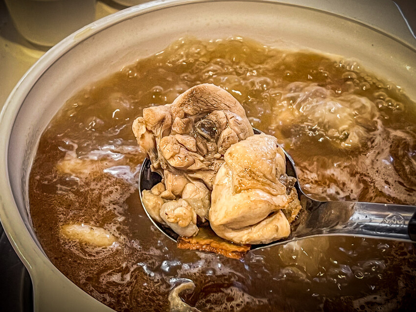 雞家莊本店！台北米其林推薦台菜餐廳，經典三色雞與布丁的美味傳奇