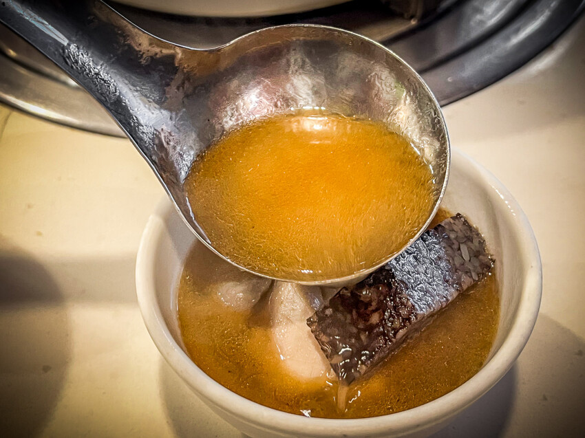 雞家莊本店！台北米其林推薦台菜餐廳，經典三色雞與布丁的美味傳奇