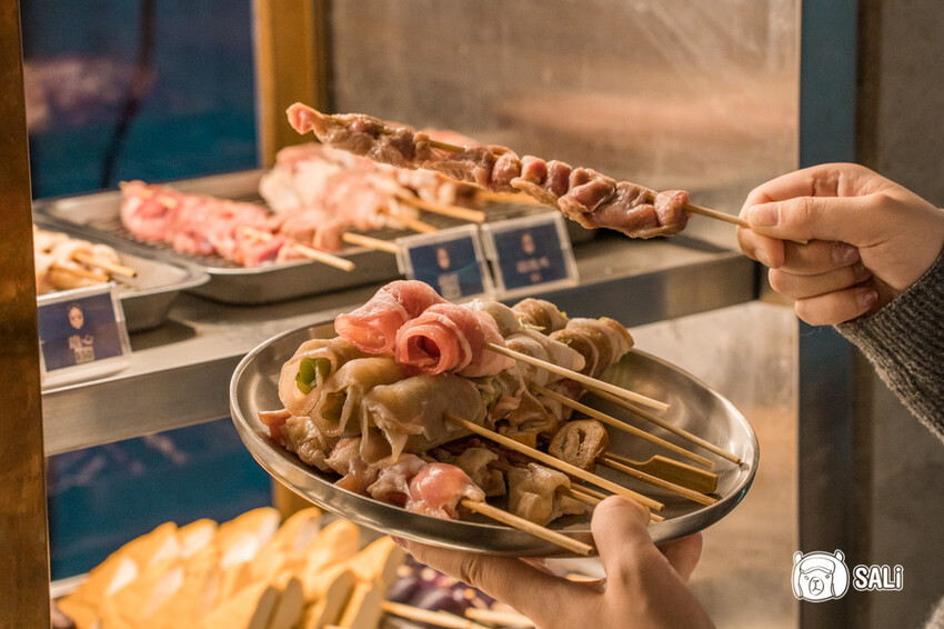 今夜有局串燒餐館｜台中北屯串燒推薦 Google 4.9高評價，平價燒烤菜色豐富，聚會看球首選 - 莎笠，小日子