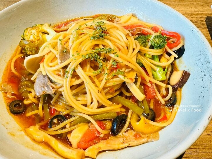 全台唯一可以用餐的圖書館！！會飛的書，會動的畫，在霍格華茲的魔法空間發揮想像力！金色三麥（桃園藝文店） @魚兒 x 牽手明太子的「視」界旅行