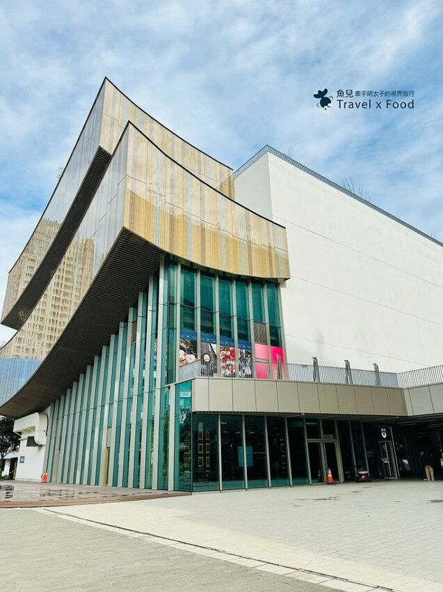 全台唯一可以用餐的圖書館！！會飛的書，會動的畫，在霍格華茲的魔法空間發揮想像力！金色三麥（桃園藝文店） @魚兒 x 牽手明太子的「視」界旅行