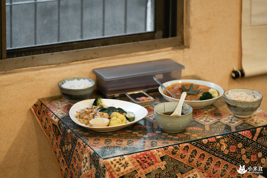 巴巴娘惹南洋料理重新開幕｜低調重返，走入民宅解個饞｜台中海南雞｜北區小吃推薦 - 小米食