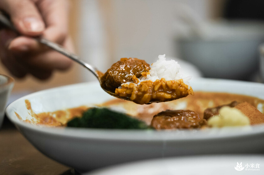 巴巴娘惹南洋料理重新開幕｜低調重返，走入民宅解個饞｜台中海南雞｜北區小吃推薦 - 小米食