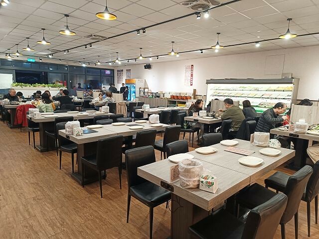 冬天必吃羊肉爐!苗栗「不打羊」火鍋吃到飽,自助吧超澎湃,CP值爆棚。