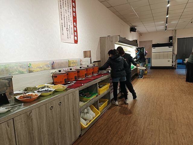 冬天必吃羊肉爐!苗栗「不打羊」火鍋吃到飽,自助吧超澎湃,CP值爆棚。