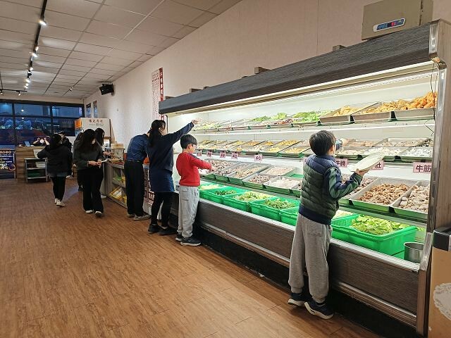 冬天必吃羊肉爐!苗栗「不打羊」火鍋吃到飽,自助吧超澎湃,CP值爆棚。