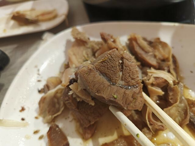 冬天必吃羊肉爐!苗栗「不打羊」火鍋吃到飽,自助吧超澎湃,CP值爆棚。
