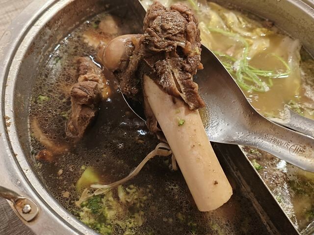 冬天必吃羊肉爐!苗栗「不打羊」火鍋吃到飽,自助吧超澎湃,CP值爆棚。