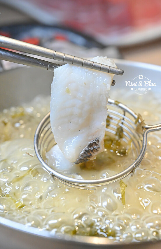 肉多多台中秀泰店，蔬菜自助吧吃到飽推薦，平日午餐3.5小時讓你慢慢吃-妮妮布魯