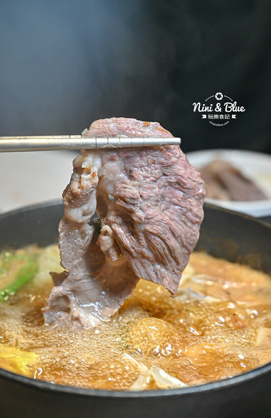 肉多多台中秀泰店，蔬菜自助吧吃到飽推薦，平日午餐3.5小時讓你慢慢吃-妮妮布魯