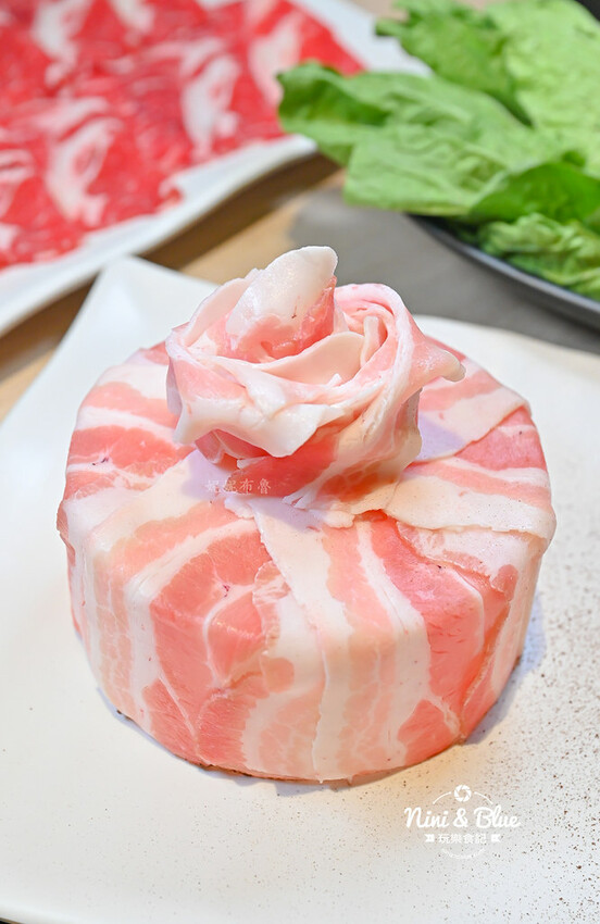 肉多多台中秀泰店，蔬菜自助吧吃到飽推薦，平日午餐3.5小時讓你慢慢吃-妮妮布魯